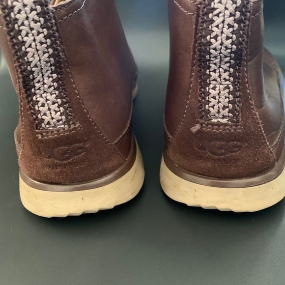 SOLD Mens UGG Freemon Chukka Boots - Picture 6 of 8